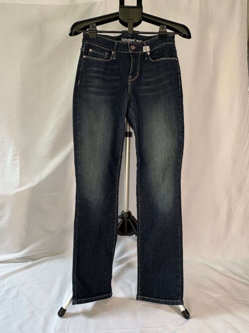 Signature Levis Modern Slim Jean